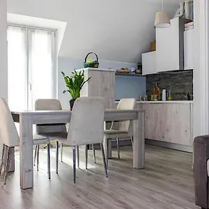 Apartment La Magnolia Ii Rose, Desenzano del Garda