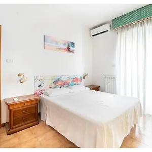 https://tinas-house-bright-and-near-metro-c.it-romehotels.com